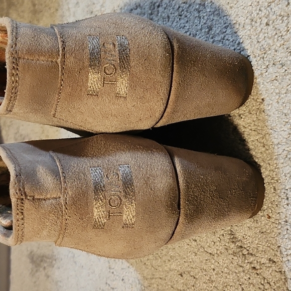 Tom's khaki platform booties size 7.5 - Picture 5 of 17